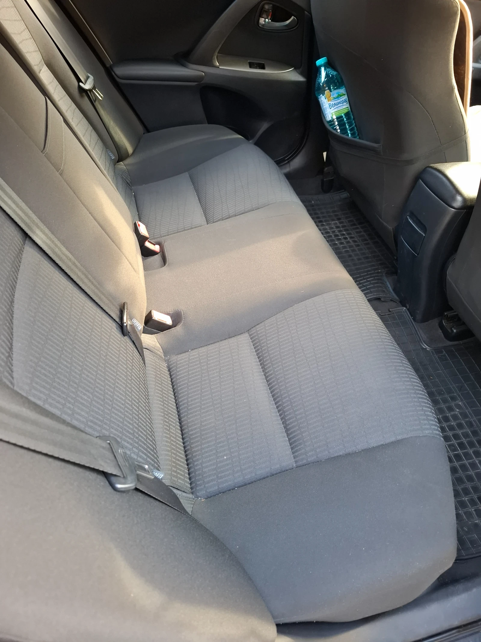 Toyota Avensis T27 - изображение 8