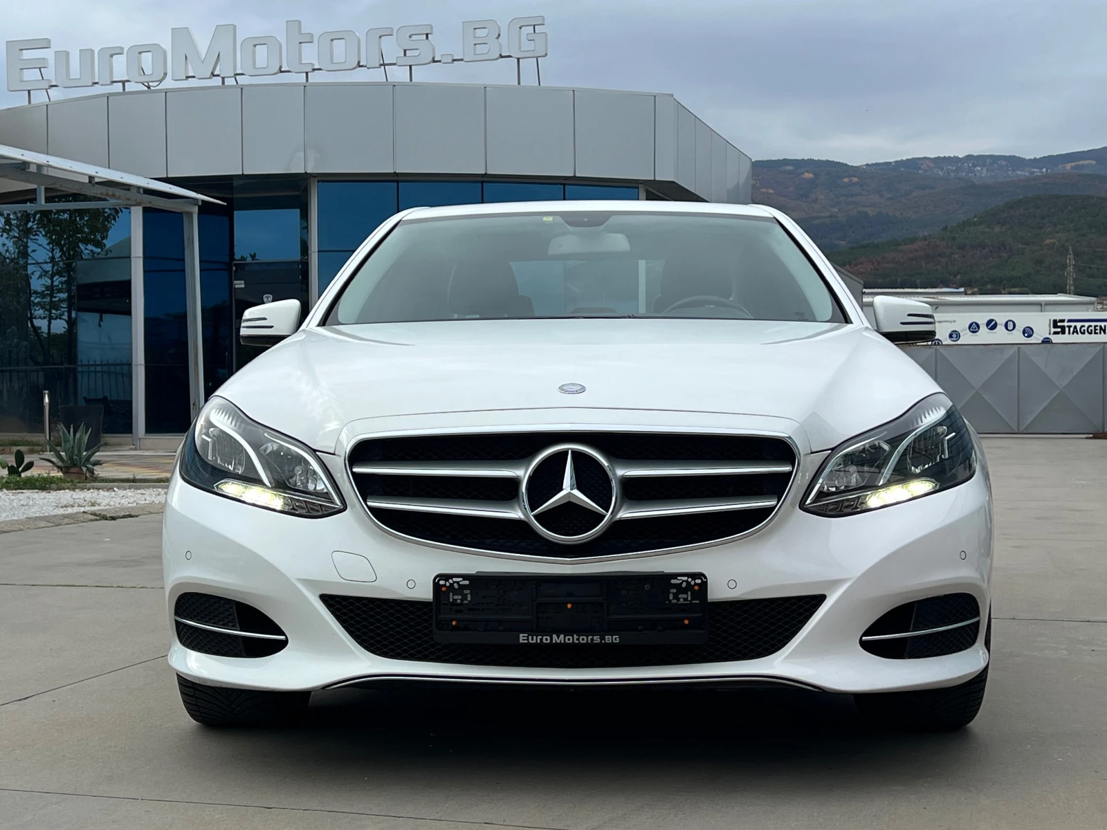 Mercedes-Benz E 220 CDI, BE, AVANTGARDE, FULL SERVICE- !!! | Mobile.bg   2