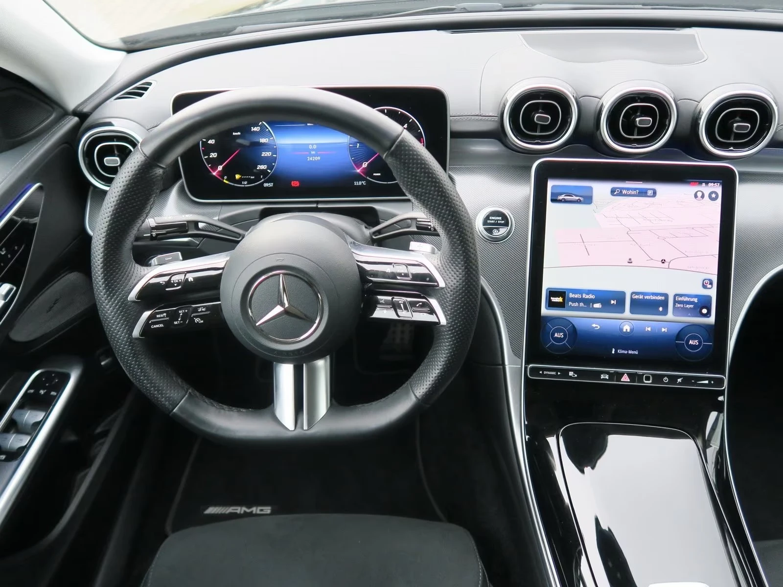 Mercedes-Benz C 300 AMG Line - изображение 4