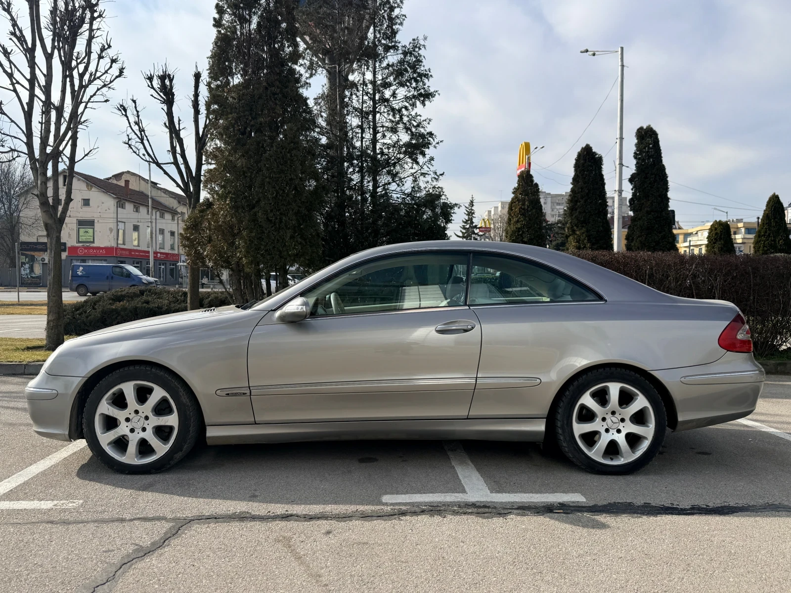 Mercedes-Benz CLK 270cdi, снимка 3 - Автомобили и джипове - 53474456