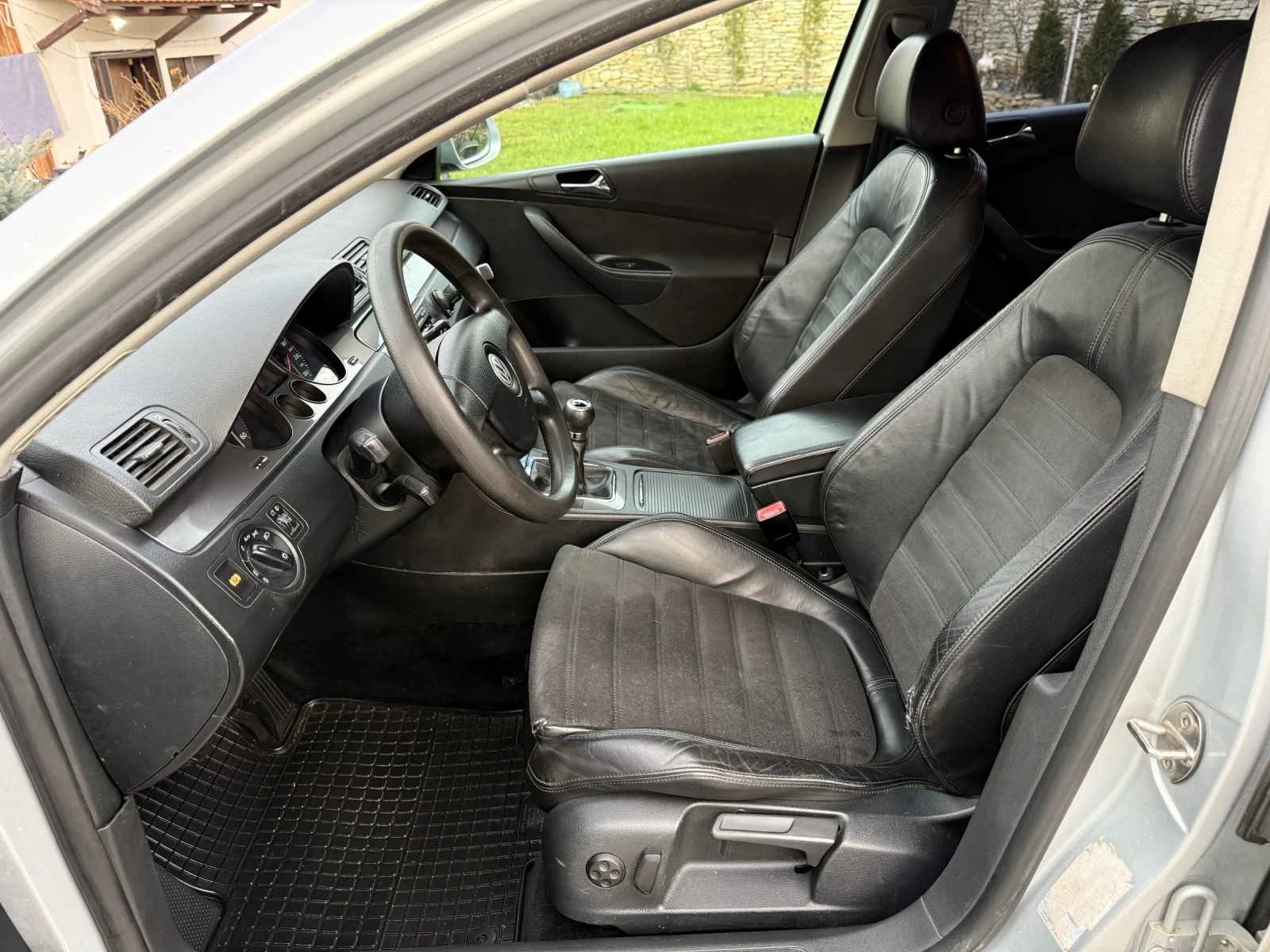 VW Passat СЕДАН 1.9 TDI 105 HP КОЖА НАВИ , снимка 8 - Автомобили и джипове - 54182801