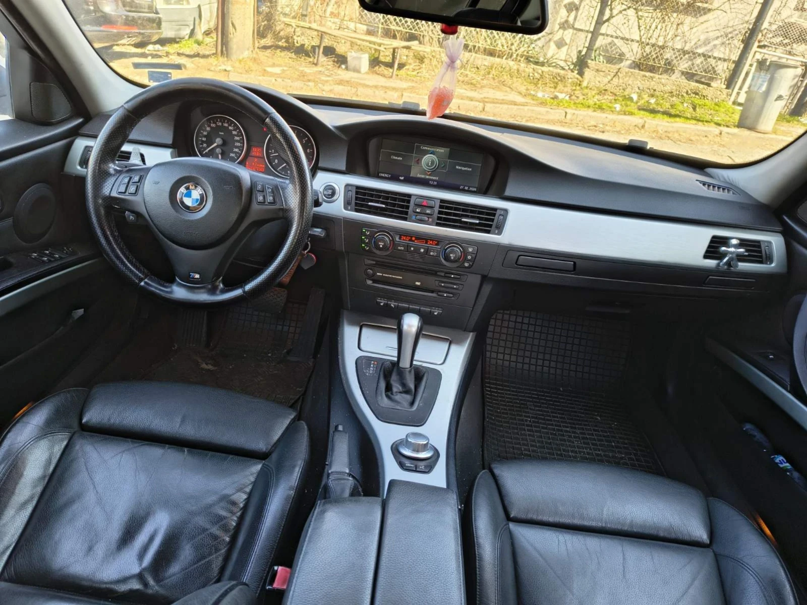 BMW 330, снимка 10 - Автомобили и джипове - 53829246