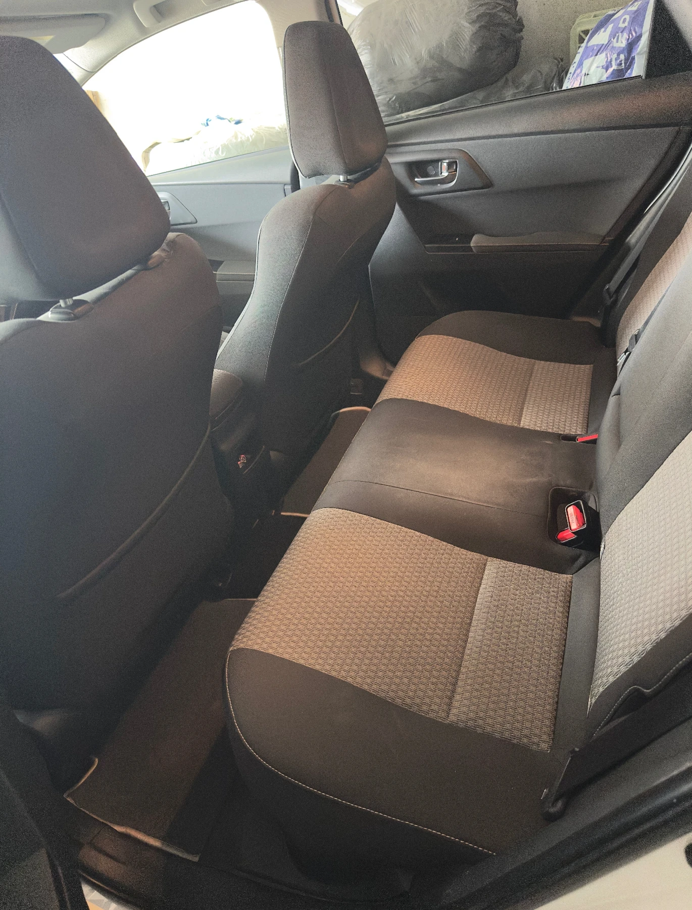 Toyota Auris 1.8 hybrid , снимка 8 - Автомобили и джипове - 53892799