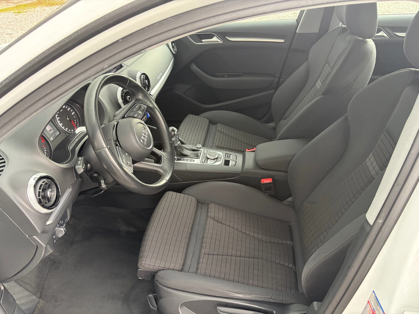 Audi A3 2.0TDI-184k.c. QUATTRO-SPORT, S tronic, снимка 10 - Автомобили и джипове - 54234771