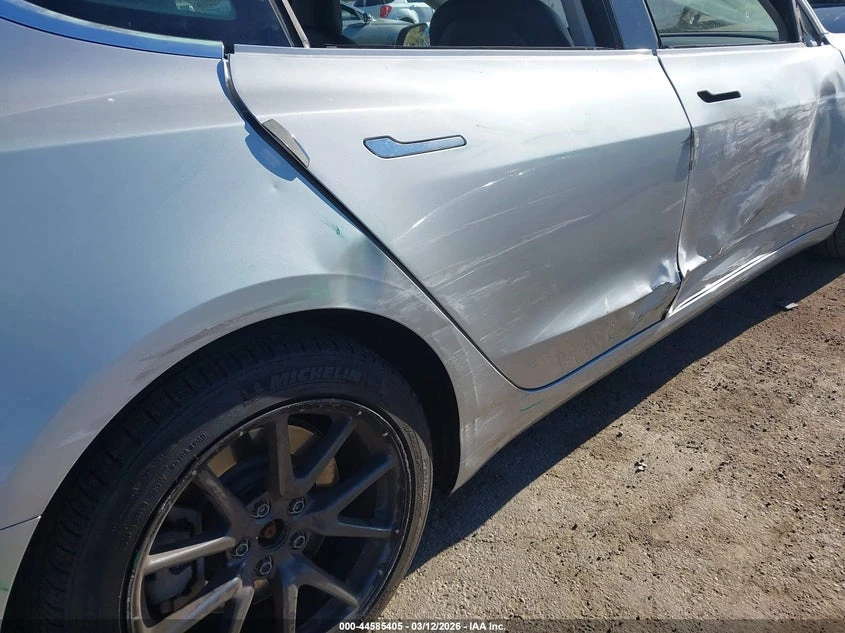 Tesla Model 3 Long Range RWD * Крайна цена до БГ* , снимка 6 - Автомобили и джипове - 54241224