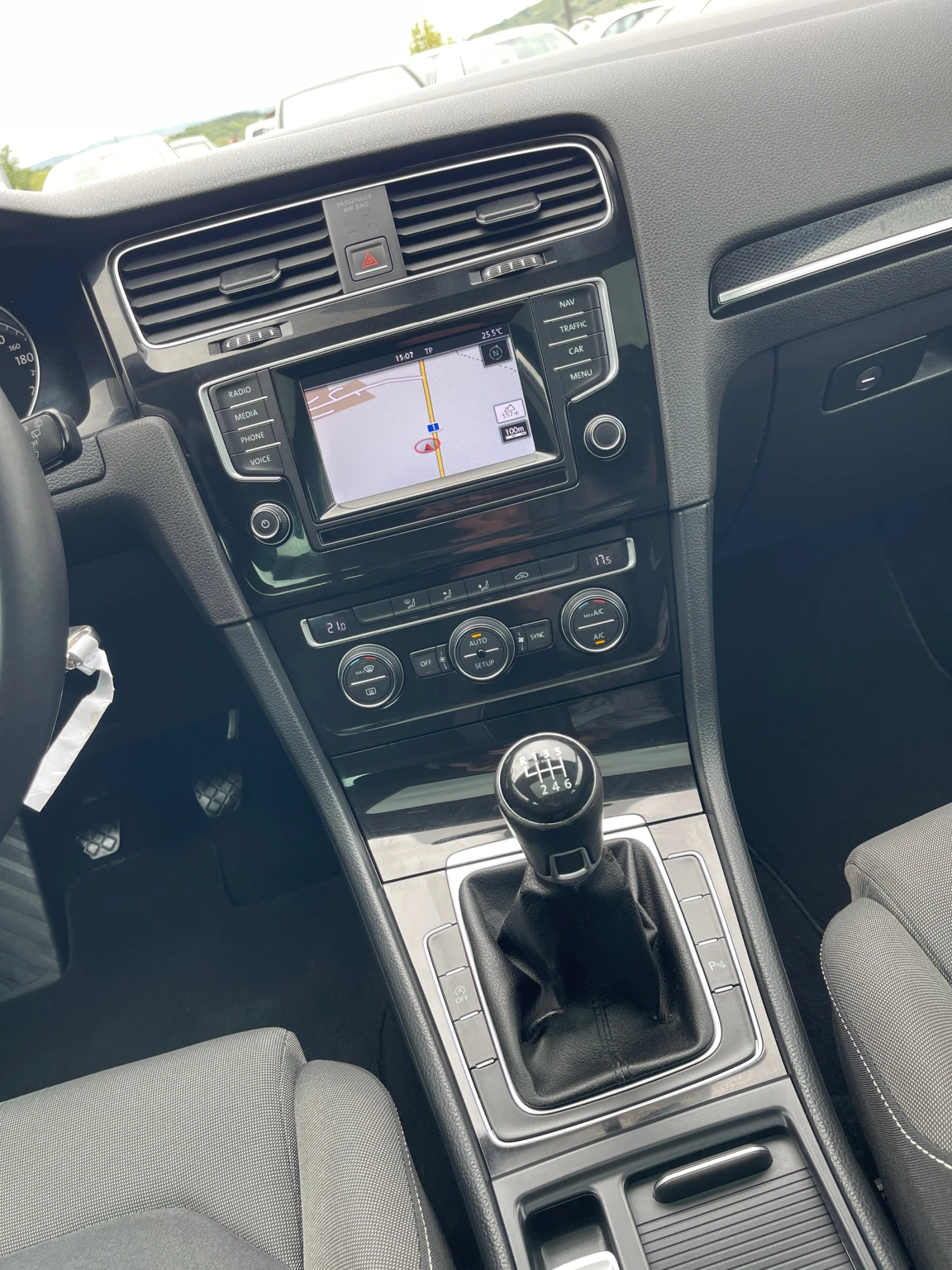 VW Golf High-Line! BlueMotion!! UNIKAT!!!, снимка 11 - Автомобили и джипове - 54459648