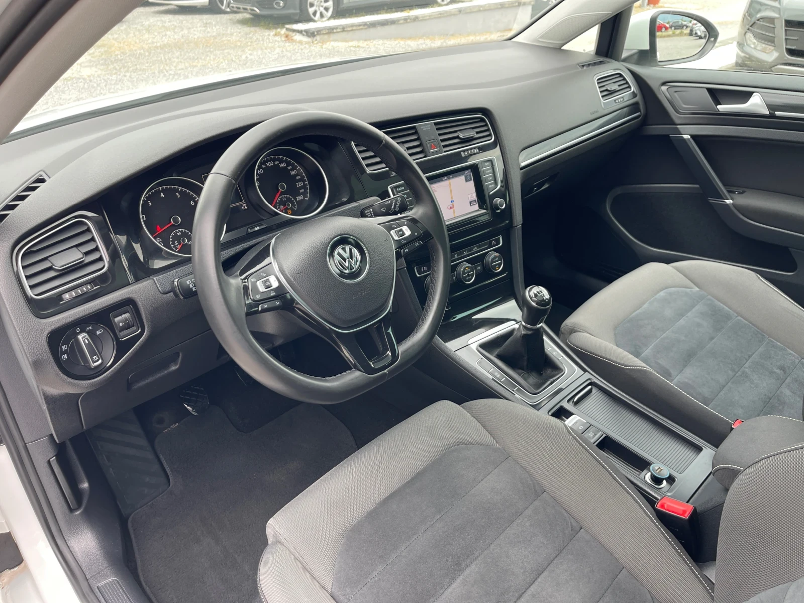 VW Golf High-Line! BlueMotion!! UNIKAT!!!, снимка 9 - Автомобили и джипове - 54459648