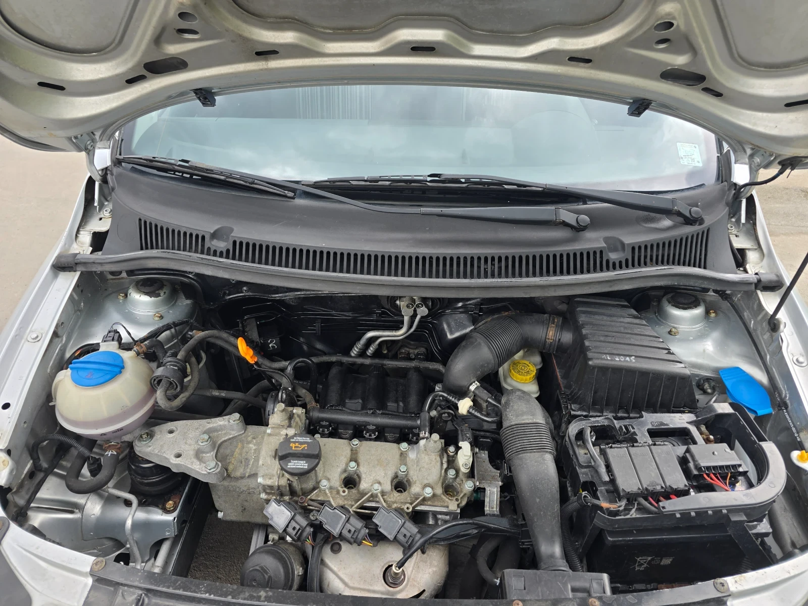 VW Fox FOX, снимка 12 - Автомобили и джипове - 54566688