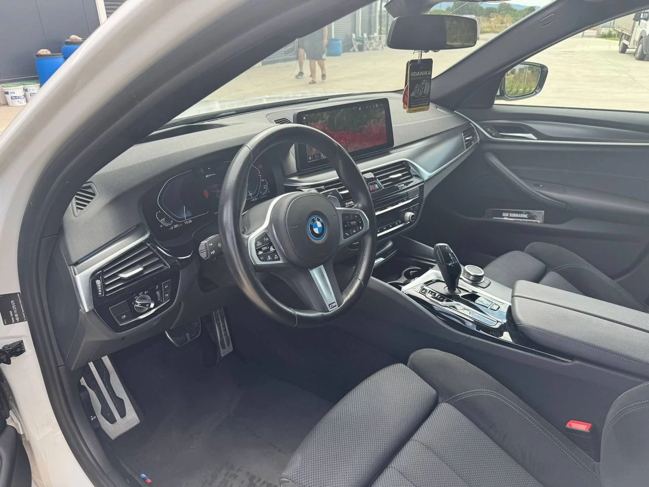 BMW 530E * M-PACK * ACC * BMW LASER * ПОДГРЕВ * HUD, снимка 12 - Автомобили и джипове - 55058302