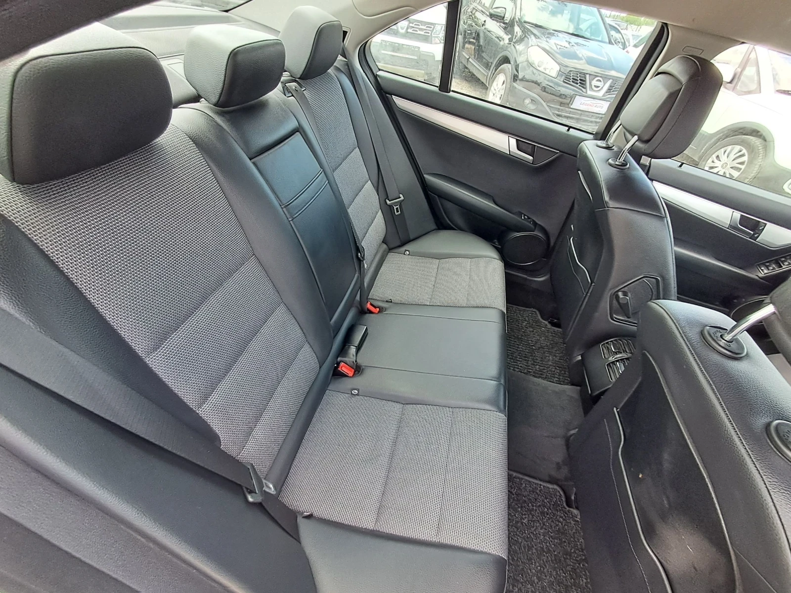Mercedes-Benz C 180 1.8i AVANTGARDE, НАВИГАЦИЯ, снимка 9 - Автомобили и джипове - 55174202