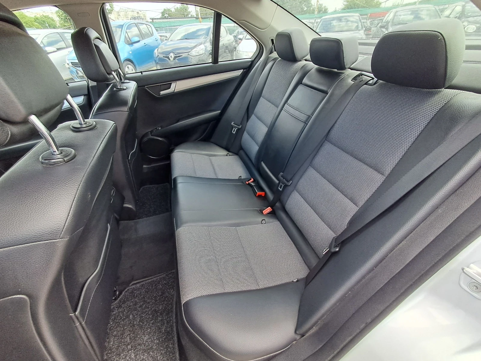 Mercedes-Benz C 180 1.8i AVANTGARDE, НАВИГАЦИЯ, снимка 11 - Автомобили и джипове - 55174202