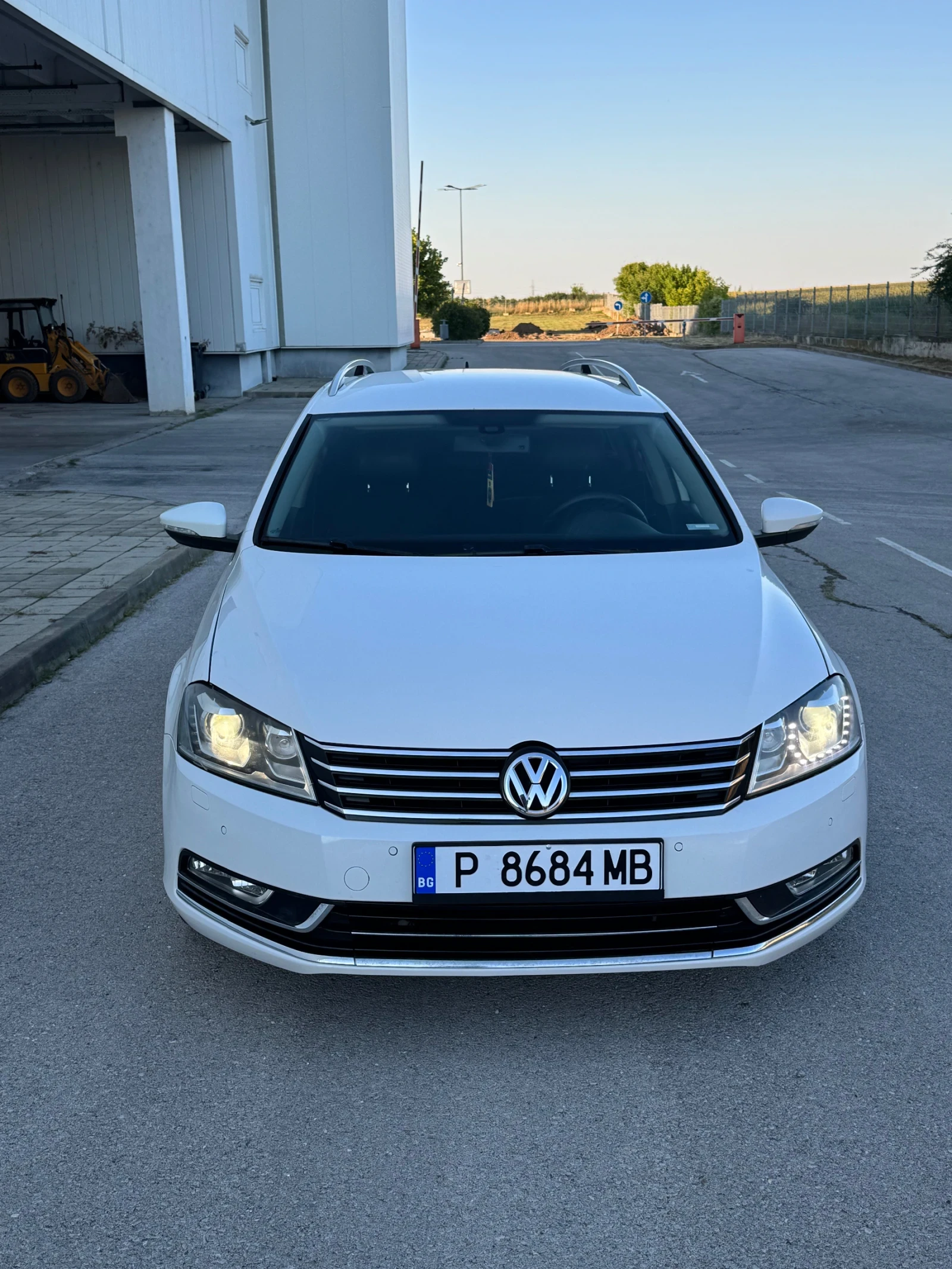 VW Passat 2.0 TDI, снимка 2 - Автомобили и джипове - 55245438
