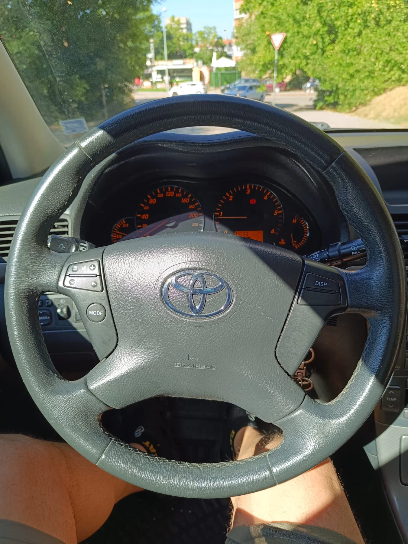 Toyota Avensis, снимка 10 - Автомобили и джипове - 55580009