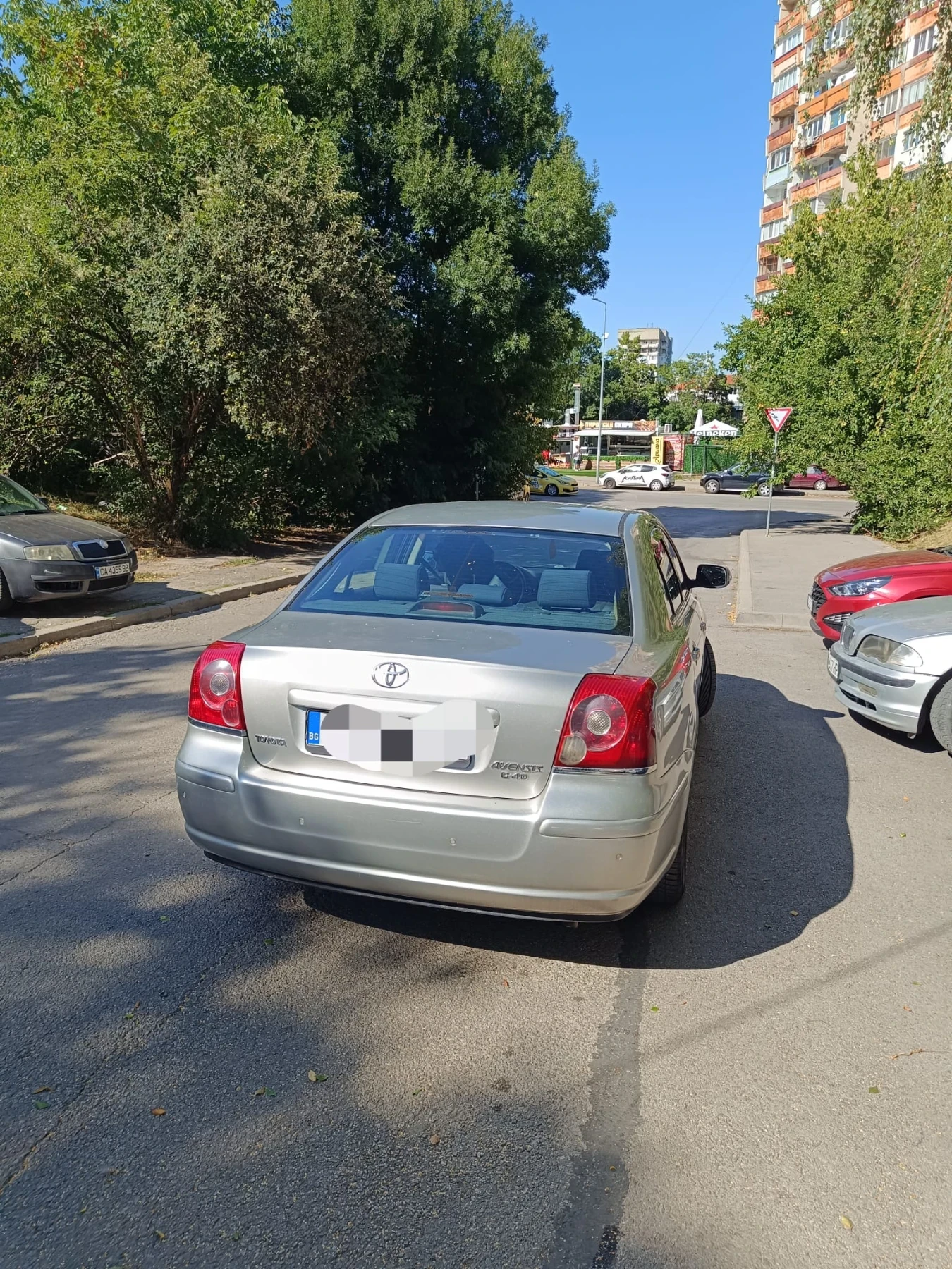 Toyota Avensis, снимка 4 - Автомобили и джипове - 55580009
