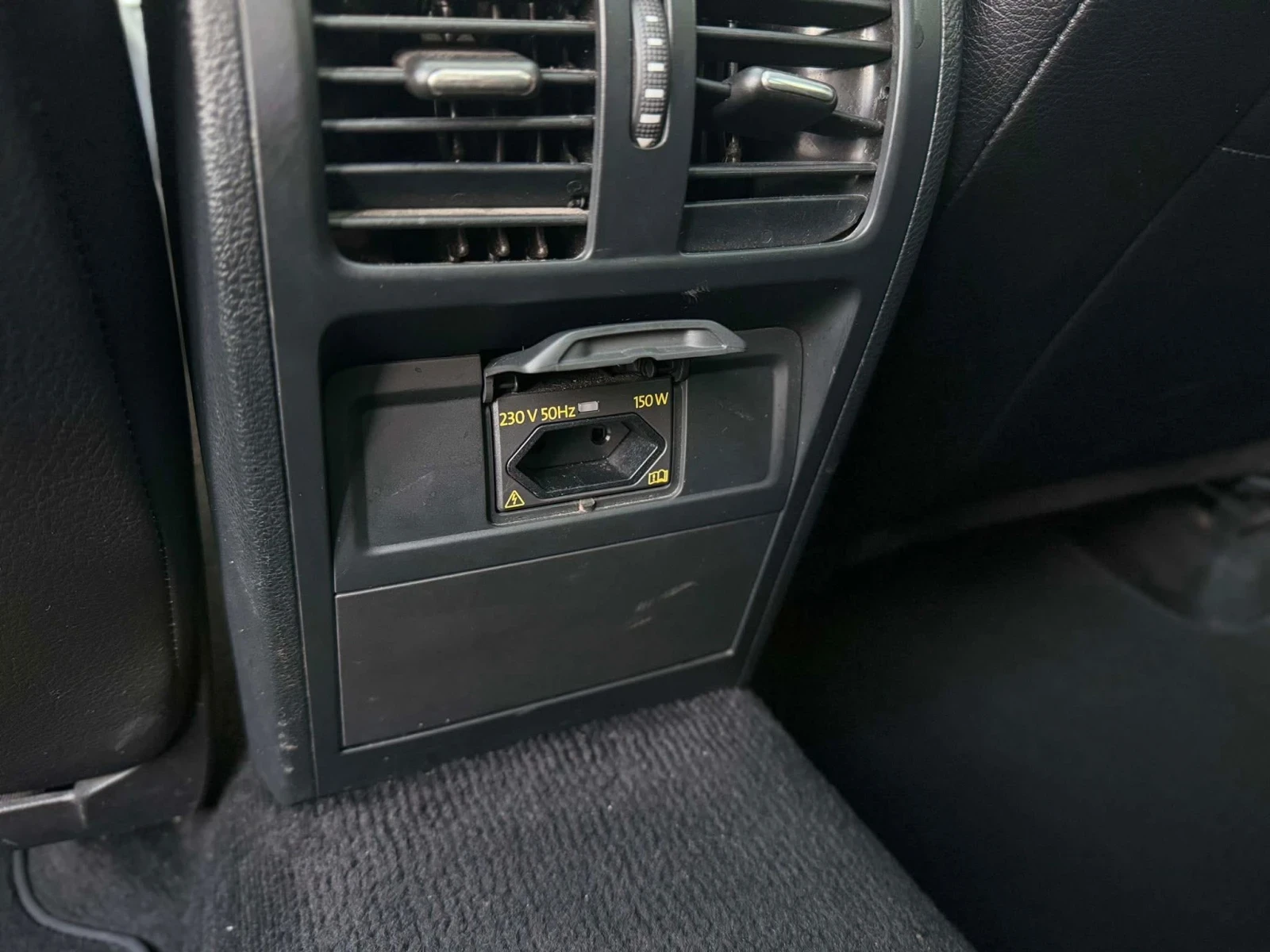 VW Passat 2.0TDI PANO , снимка 13 - Автомобили и джипове - 55793573