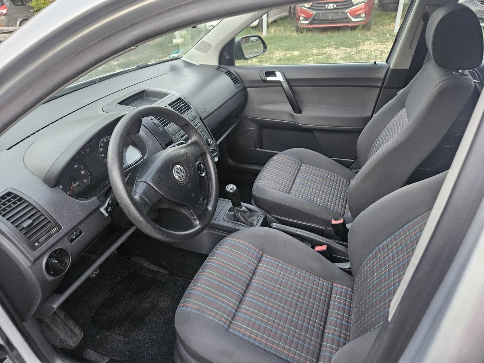 VW Polo 1.2 64к.с., снимка 8 - Автомобили и джипове - 56445122