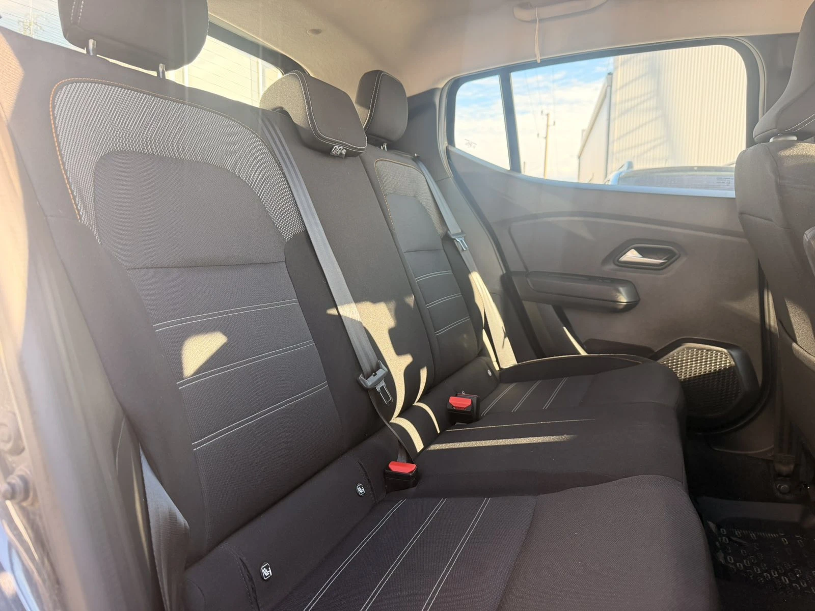Dacia Sandero Stepway / 1.0 TCE 90 �.�. | Mobile.bg � ����������� 13