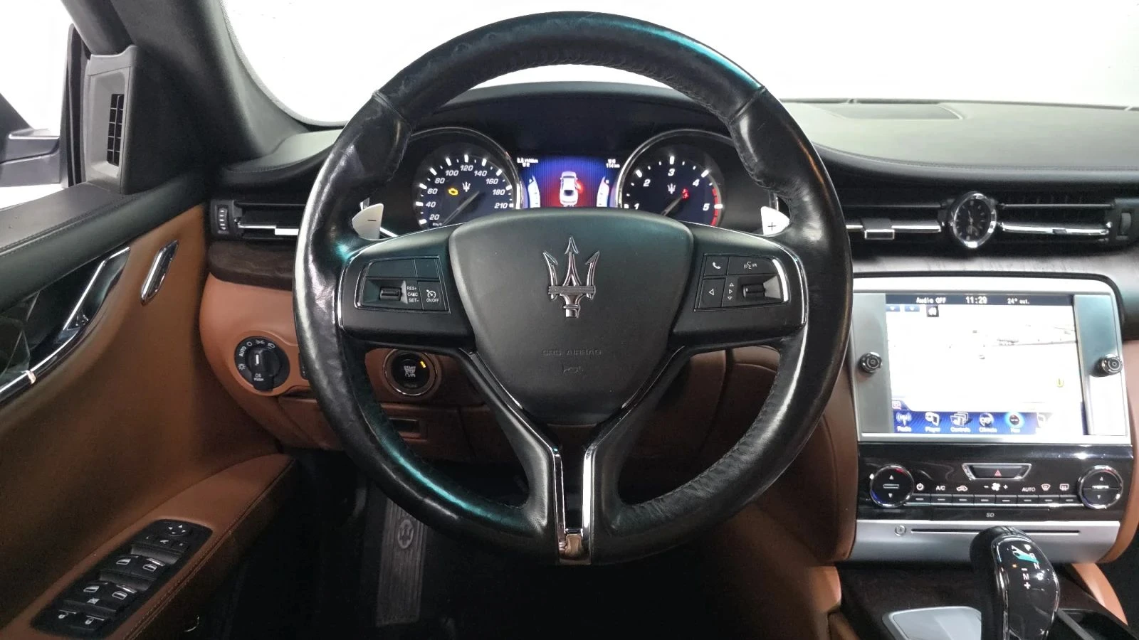 Maserati Quattroporte, снимка 13 - Автомобили и джипове - 56687940
