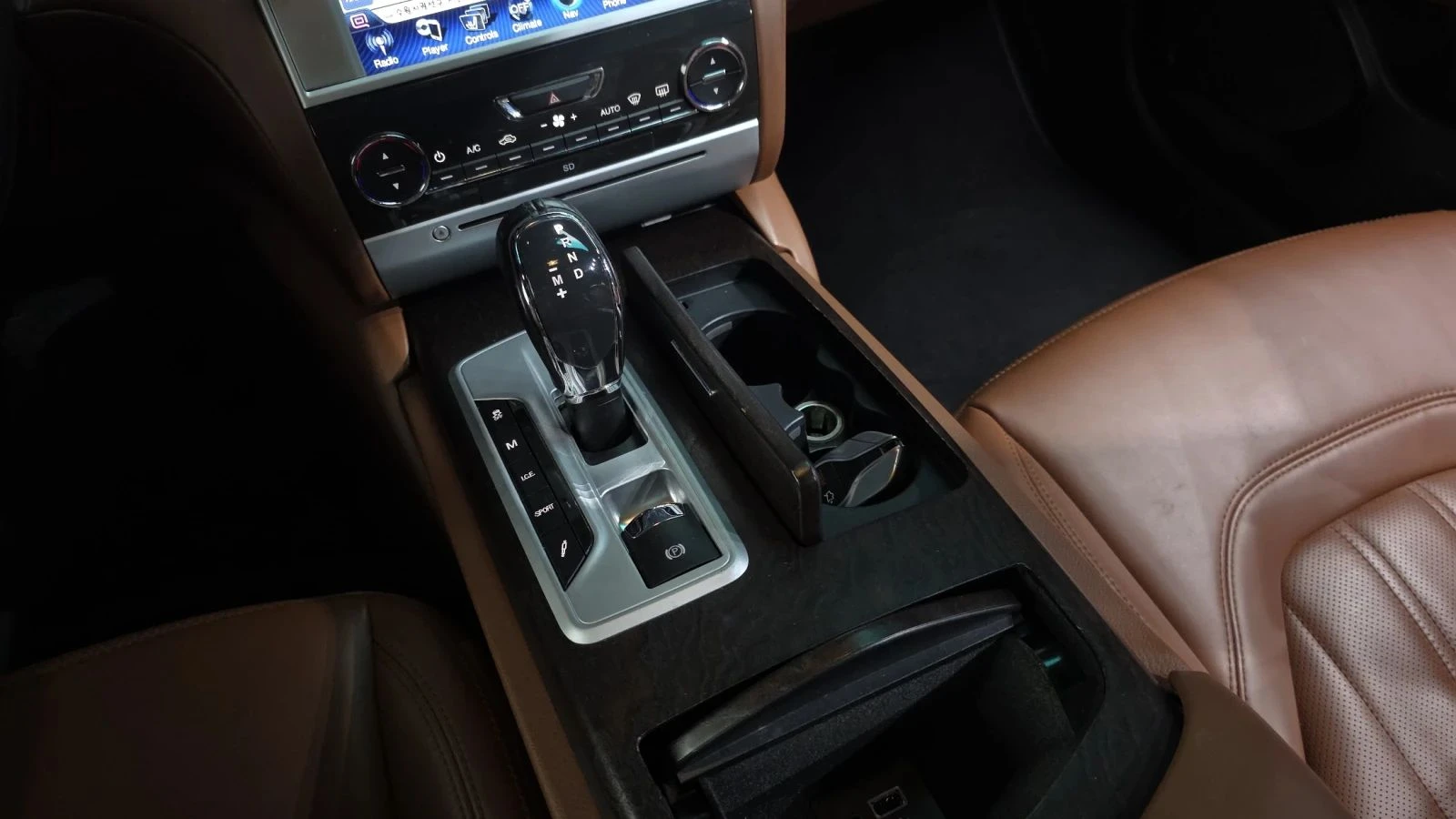 Maserati Quattroporte, снимка 9 - Автомобили и джипове - 56687940