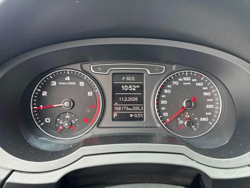 Audi Q3 * Progressiv * ПАРКТРОНИК* НАВИ* ПАНО* ПОДГРЕВ, снимка 8 - Автомобили и джипове - 53516364