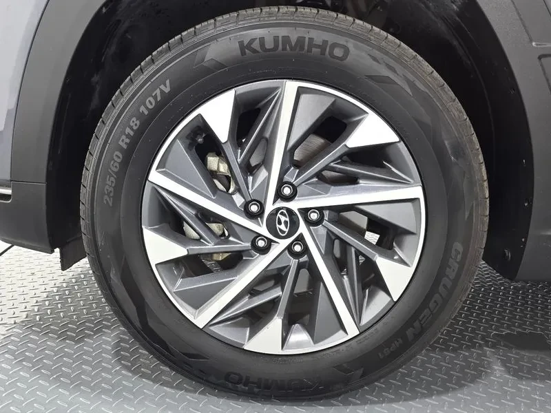 Hyundai Tucson 1.6 Turbo 2Wd Premium, снимка 5 - Автомобили и джипове - 56304916