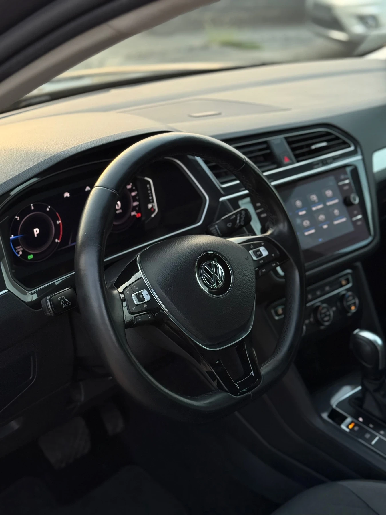 VW Tiguan R-Line 2.0TDI DSG ACC  - изображение 10