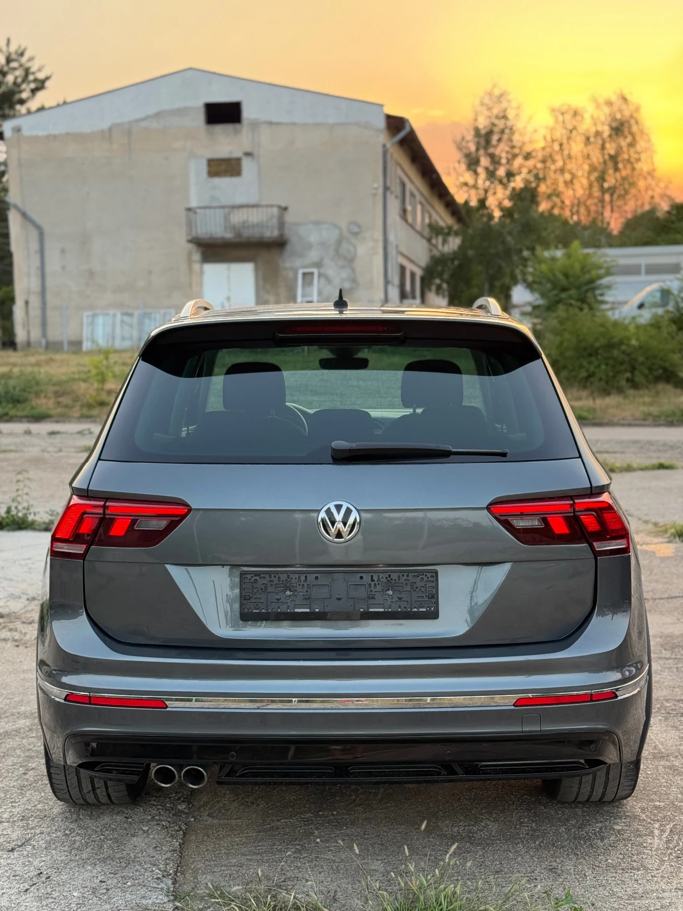 VW Tiguan R-Line 2.0TDI DSG ACC  - изображение 6