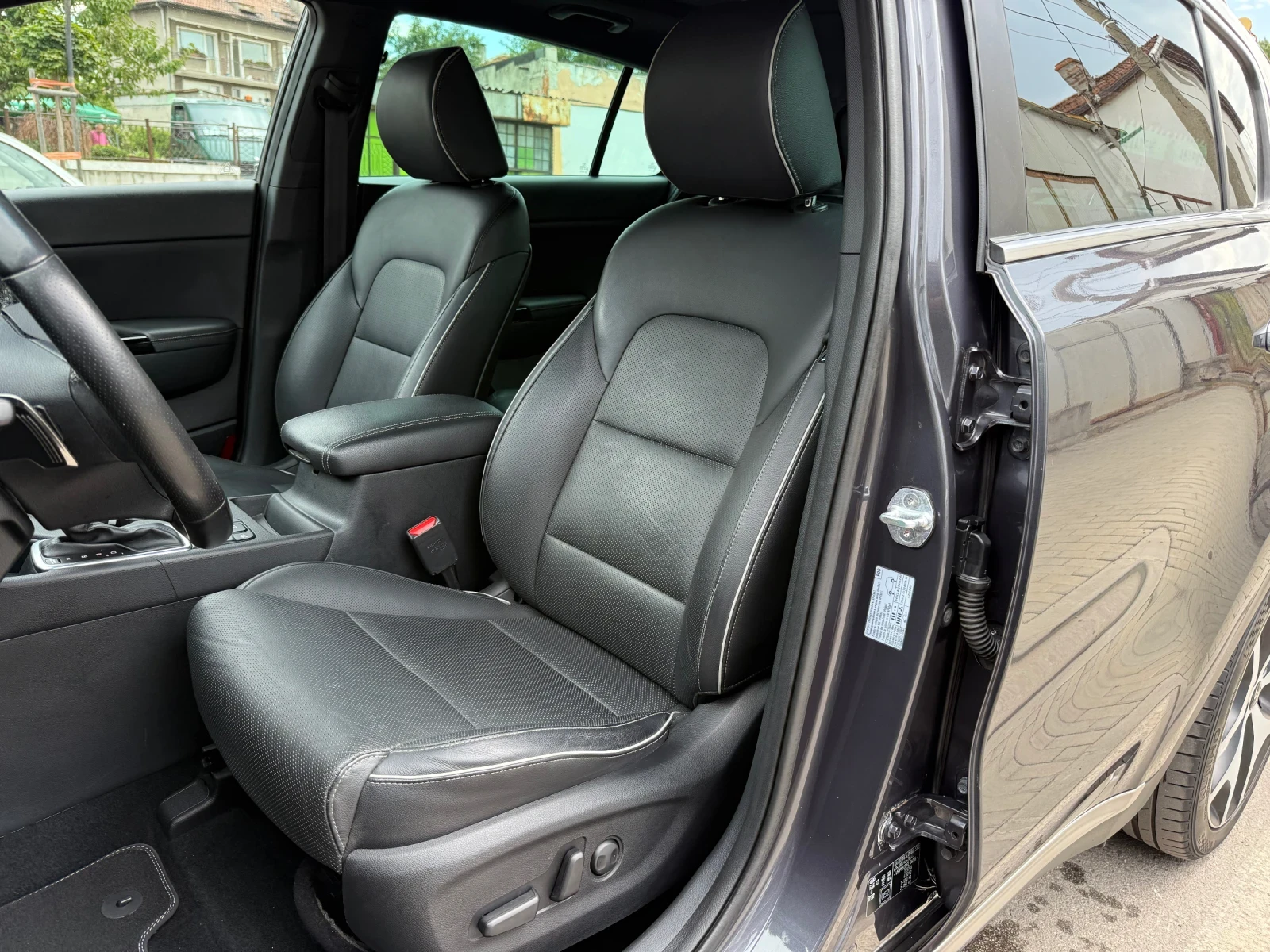 Kia Sportage 2.0 CRDI GT Line/4x4/Панорама/Кожа/Обдухване/JBL - изображение 9