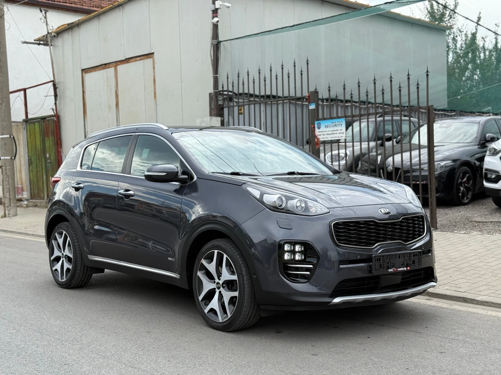 Kia Sportage 2.0 CRDI GT Line/4x4/Панорама/Кожа/Обдухване/JBL - изображение 3