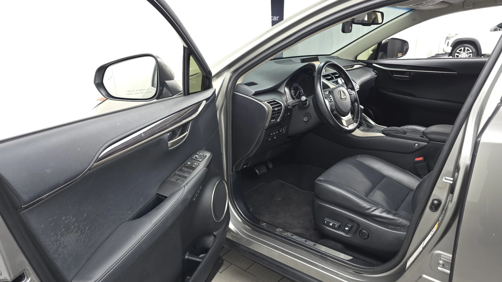 Lexus NX BLIND SPOT* ЕЛ. БАГАЖНИК* ЛЮК* КРАЙНА ЦЕНА, снимка 10 - Автомобили и джипове - 55496175