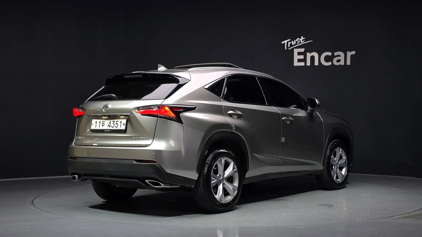 Lexus NX BLIND SPOT* ЕЛ. БАГАЖНИК* ЛЮК* КРАЙНА ЦЕНА, снимка 2 - Автомобили и джипове - 55496175