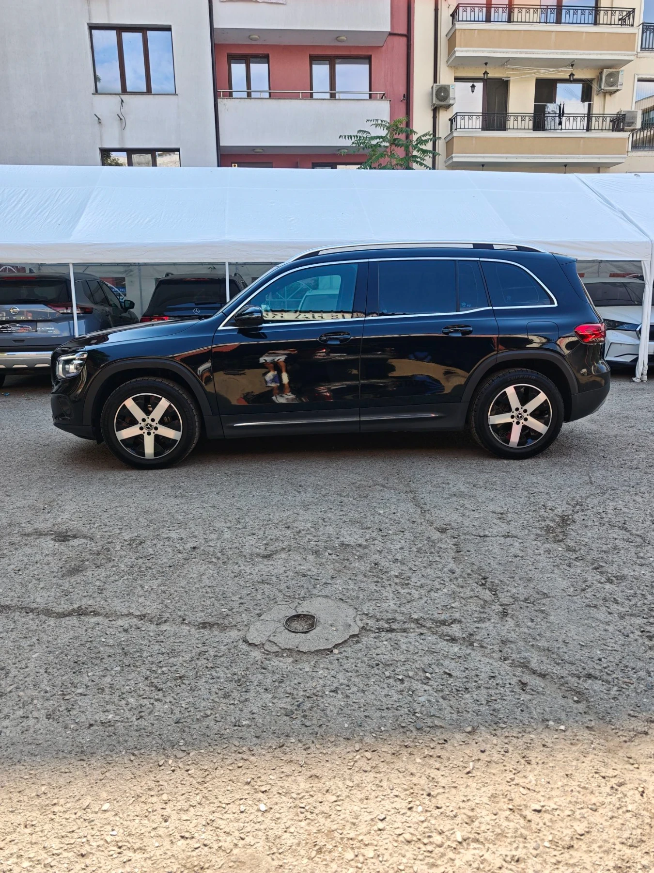 Mercedes-Benz GLB 220 4-MATIC, AMG, 7-места, ПОДГРЕВ, НАВИ, КАМЕР, ФУЛ! , снимка 3 - Автомобили и джипове - 55825861