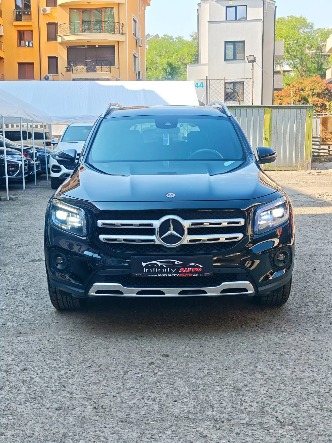 Mercedes-Benz GLB 220 4-MATIC, AMG, 7-места, ПОДГРЕВ, НАВИ, КАМЕР, ФУЛ! , снимка 2 - Автомобили и джипове - 55825861