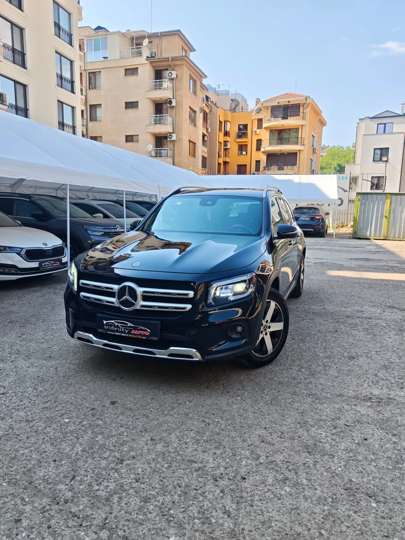 Mercedes-Benz GLB 220 4-MATIC, AMG, 7-места, ПОДГРЕВ, НАВИ, КАМЕР, ФУЛ! , снимка 5 - Автомобили и джипове - 55825861