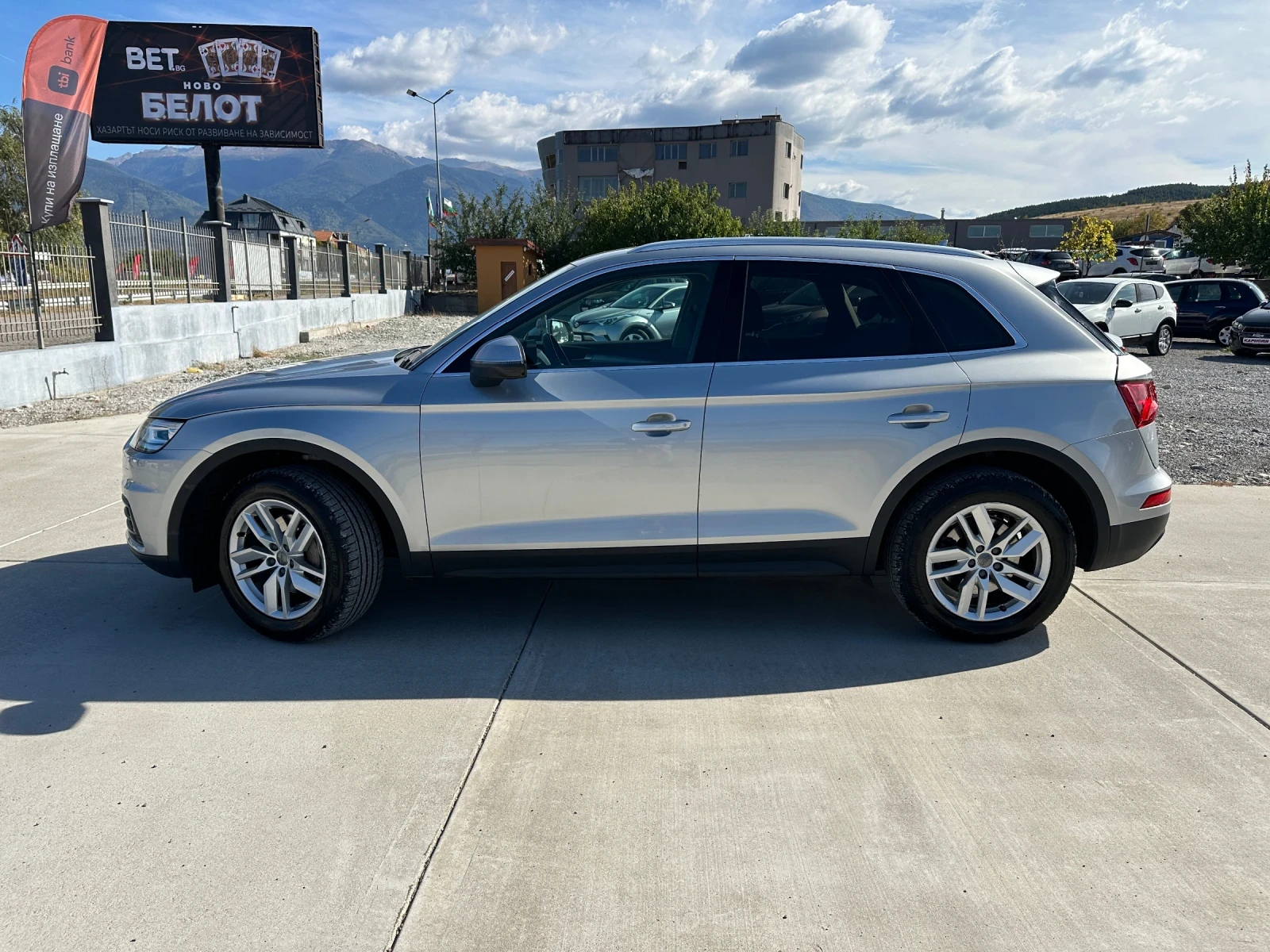 Audi Q5 2.0TDI quattro 190kc, снимка 3 - Автомобили и джипове - 56321980