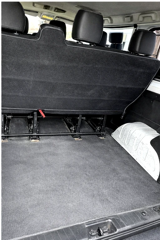 Opel Vivaro, снимка 11 - Бусове и автобуси - 54099300