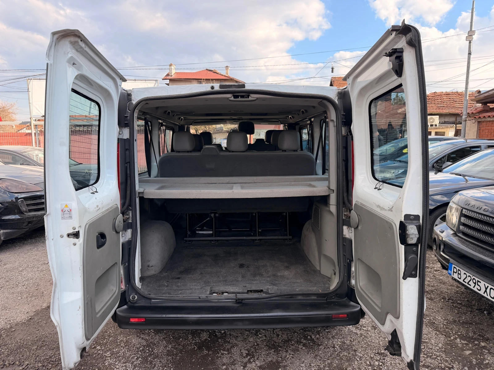 Renault Trafic Facelift MAX BAZA Нов внос 8+ 1 Топ Състояние , снимка 15 - Бусове и автобуси - 53820270