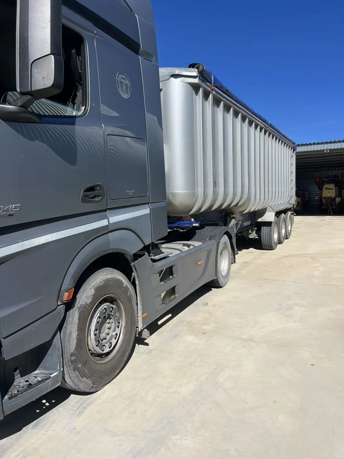 Mercedes-Benz Arocs 1845 евро 5 бартер - изображение 7