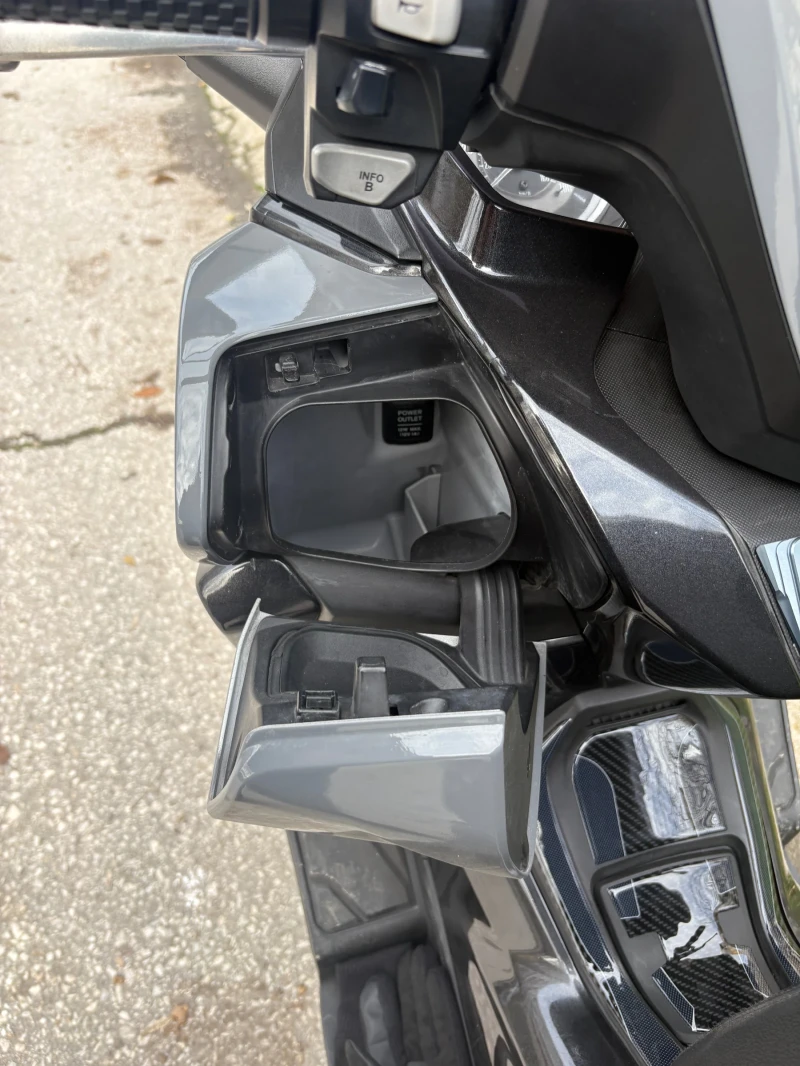 Honda Forza 300 keyless / TCS / ABS цена до коледа !!!, снимка 11 - Мотоциклети и мототехника - 52525003