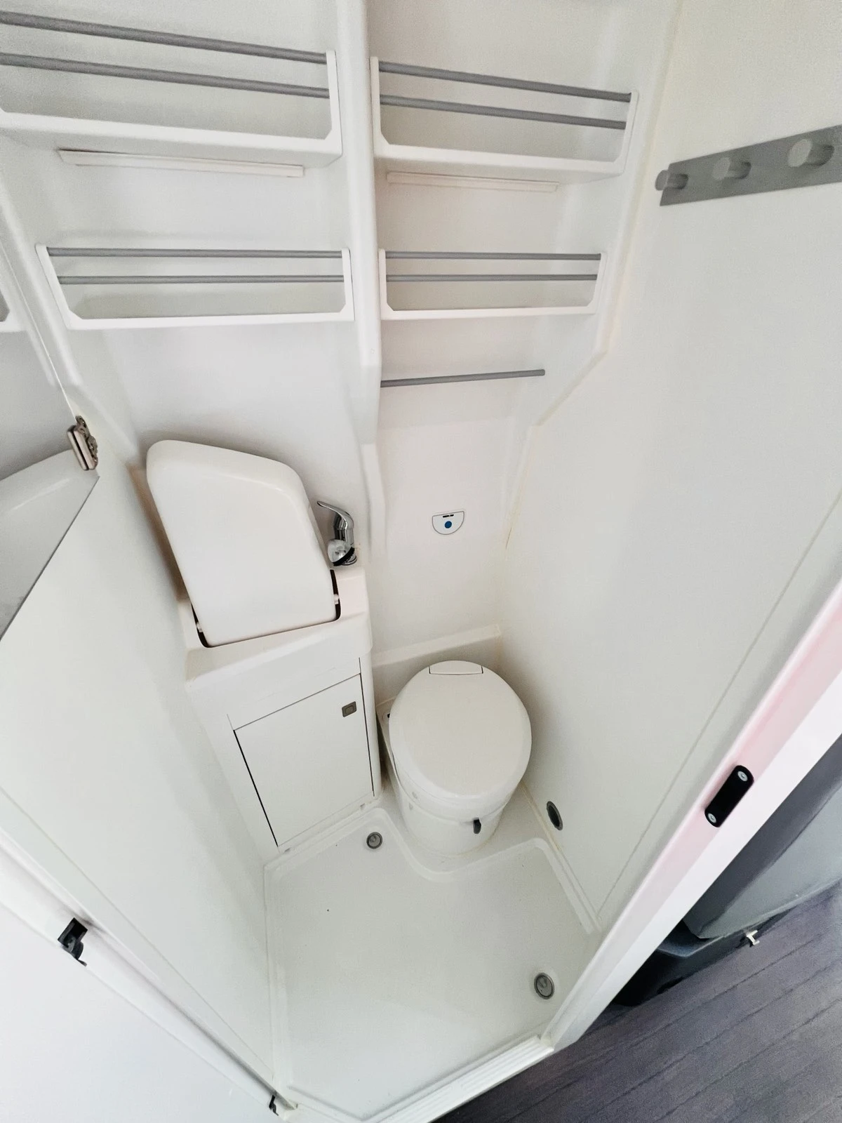 ������ VW Grand California 680  | Mobile.bg � ����������� 15