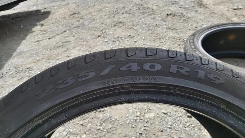 Гуми Летни 235/40R19, снимка 8 - Гуми и джанти - 29279089