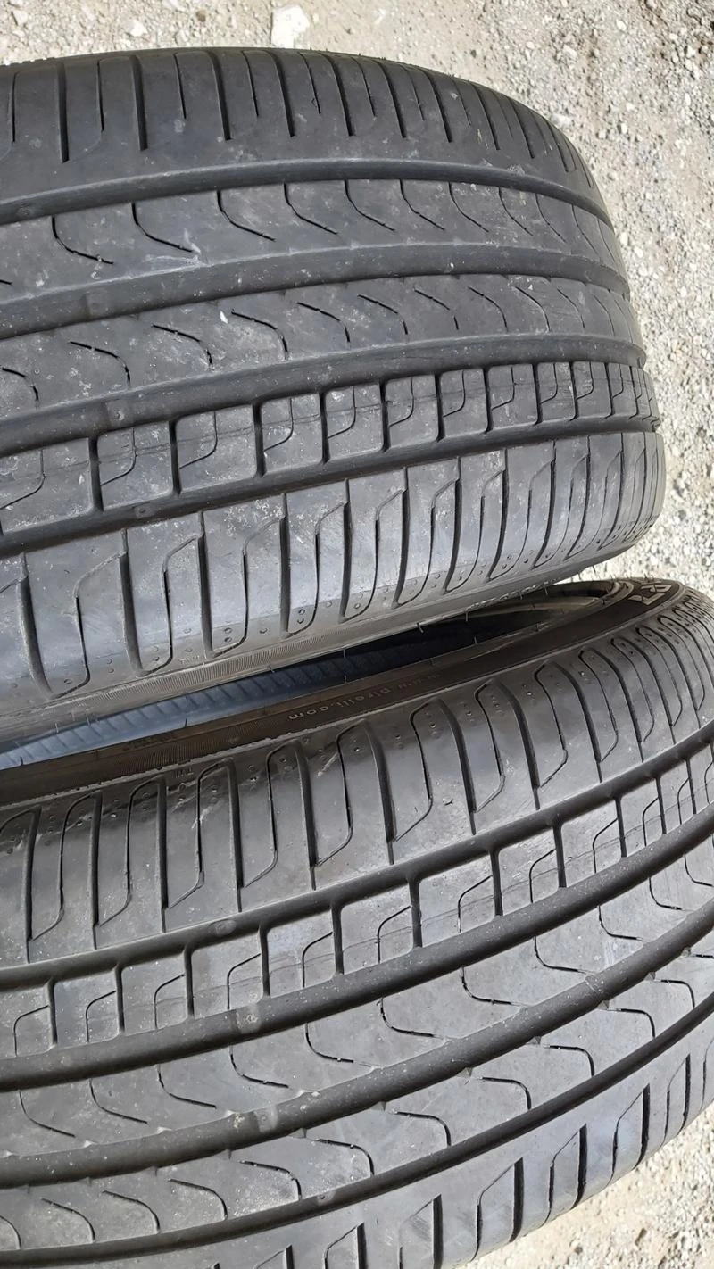 Гуми Летни 235/40R19, снимка 1 - Гуми и джанти - 29279089