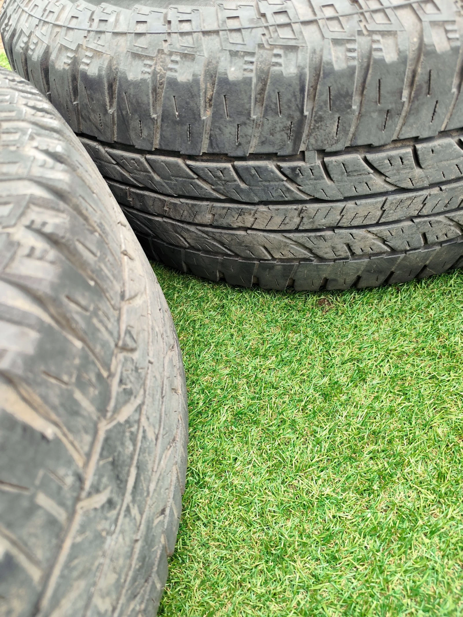 Гуми Всесезонни 265/70R15, снимка 2 - Гуми и джанти - 54542236