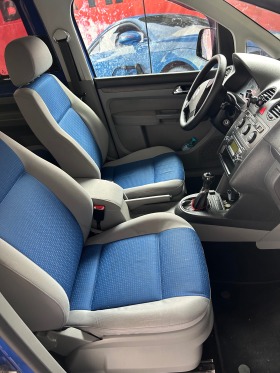 VW Caddy GAZ Топ състояние, снимка 10 - Автомобили и джипове - 45837948