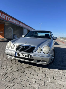 Mercedes-Benz E 200, снимка 12