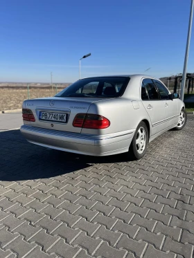 Mercedes-Benz E 200, снимка 10