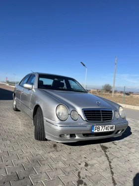 Mercedes-Benz E 200, снимка 1