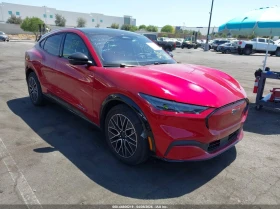 ������ Ford Mustang Mach-E