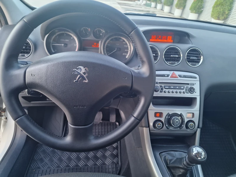 Peugeot 308 1.6 e-HDI, снимка 12 - Автомобили и джипове - 47431595