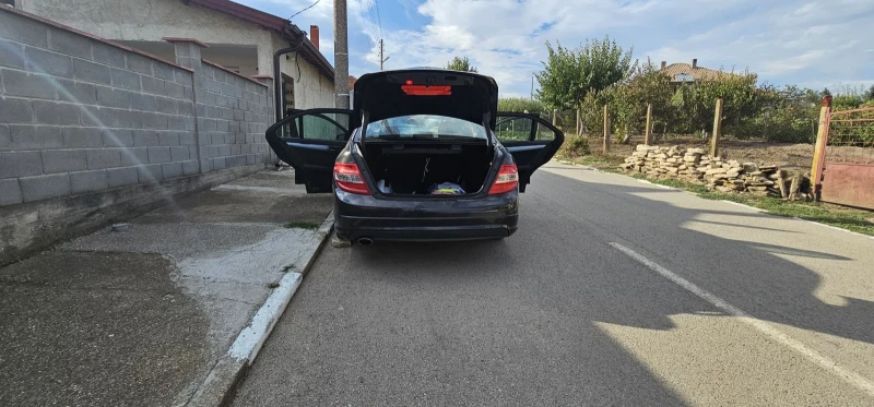 Mercedes-Benz C 220 AMG, снимка 2 - Автомобили и джипове - 47458964